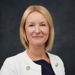 Dr. Carolin Gabor